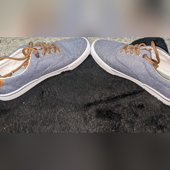 Tommy Hilfiger Men sneakers. Size 10. - Picture 3 of 10